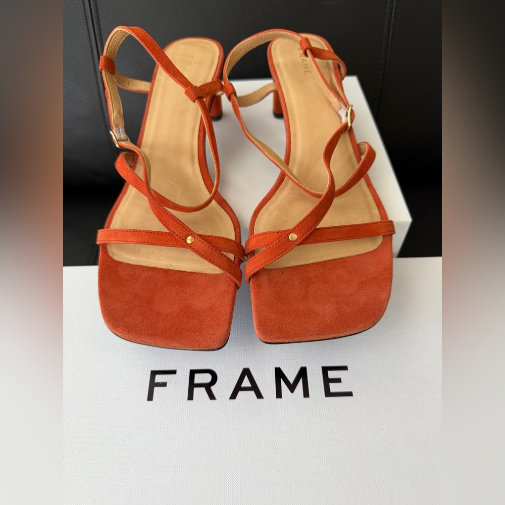 FRAME Le Braxton Strappy Sandal ORANGE, Size 7US / 37.5EU
NIB